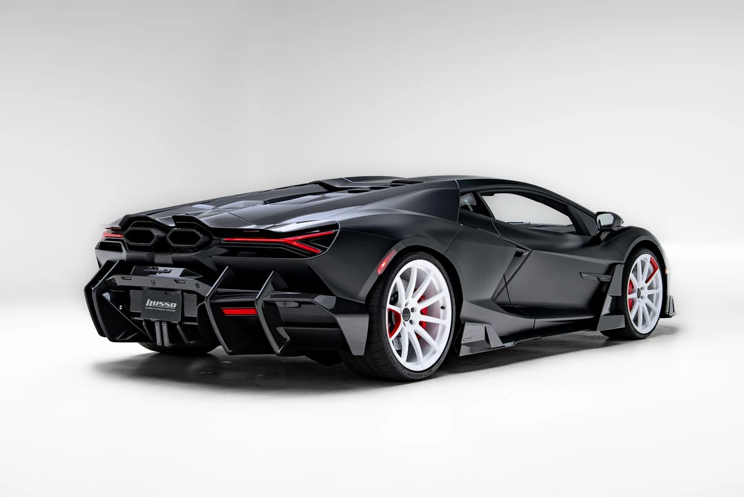 2024 Lamborghini Revuelto - Image 15 of 31