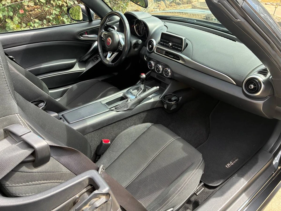 2017 Fiat 124 Spider - Image 12 of 23