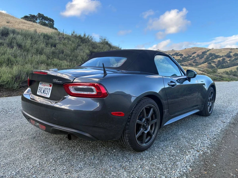 2017 Fiat 124 Spider - Image 22 of 22