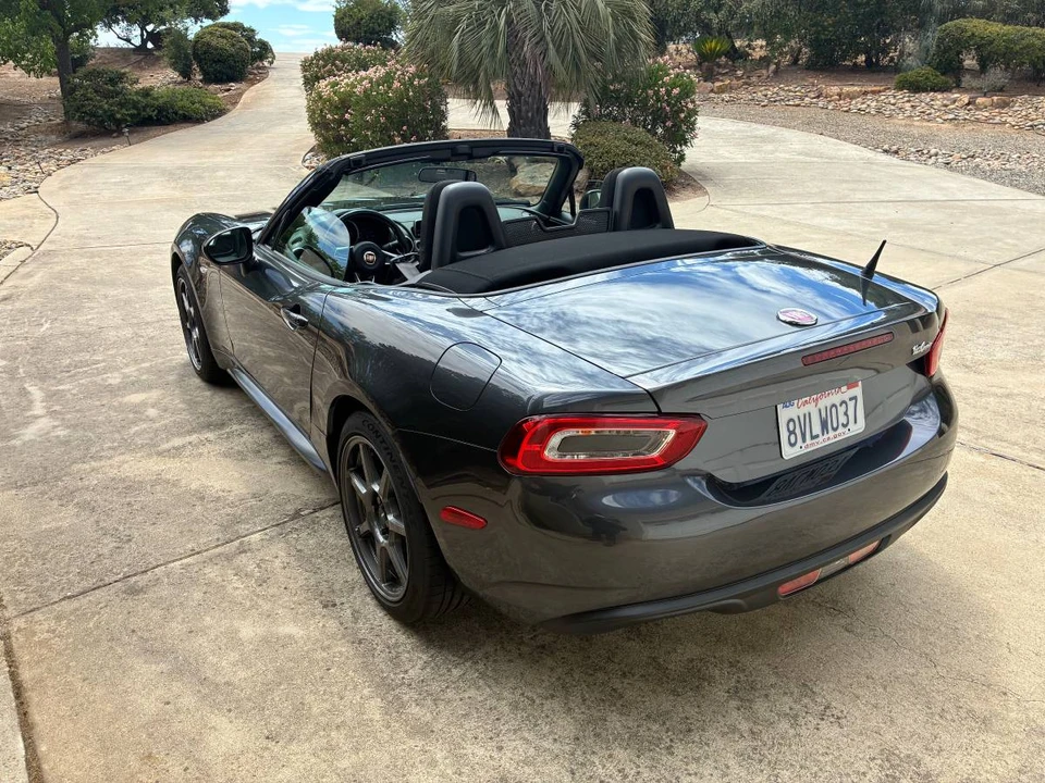 2017 Fiat 124 Spider - Image 7 of 23