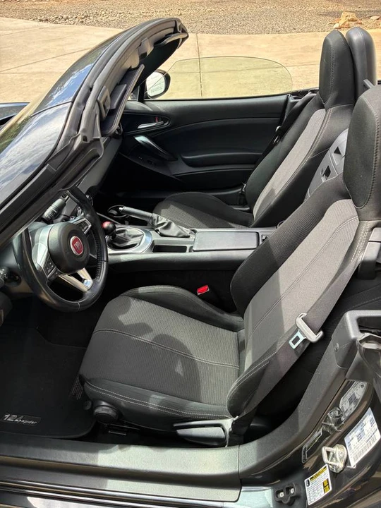 2017 Fiat 124 Spider - Image 11 of 23