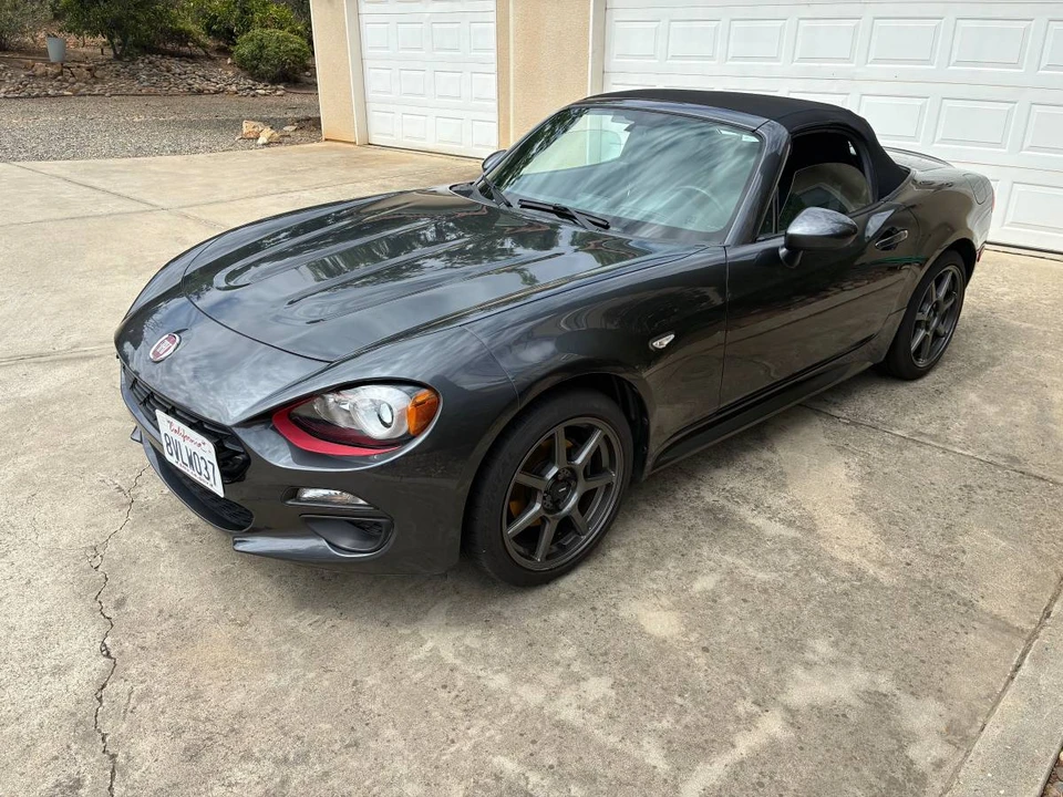 2017 Fiat 124 Spider - Image 16 of 23