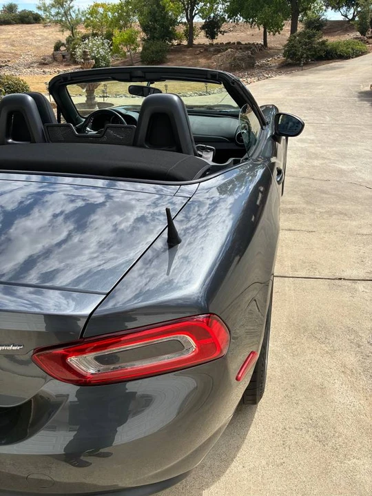 2017 Fiat 124 Spider - Image 8 of 23