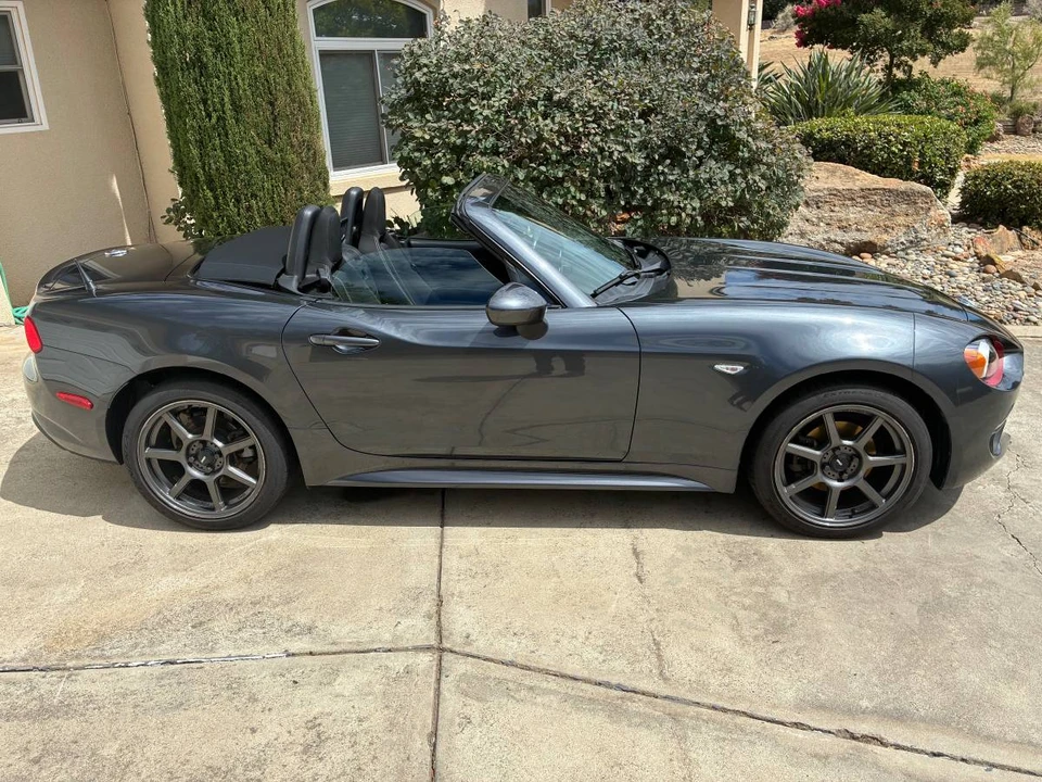 2017 Fiat 124 Spider - Image 4 of 23