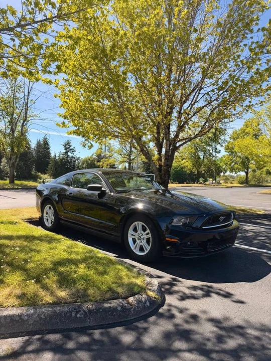 2013 Ford S197 Mustang - Image 2 of 16