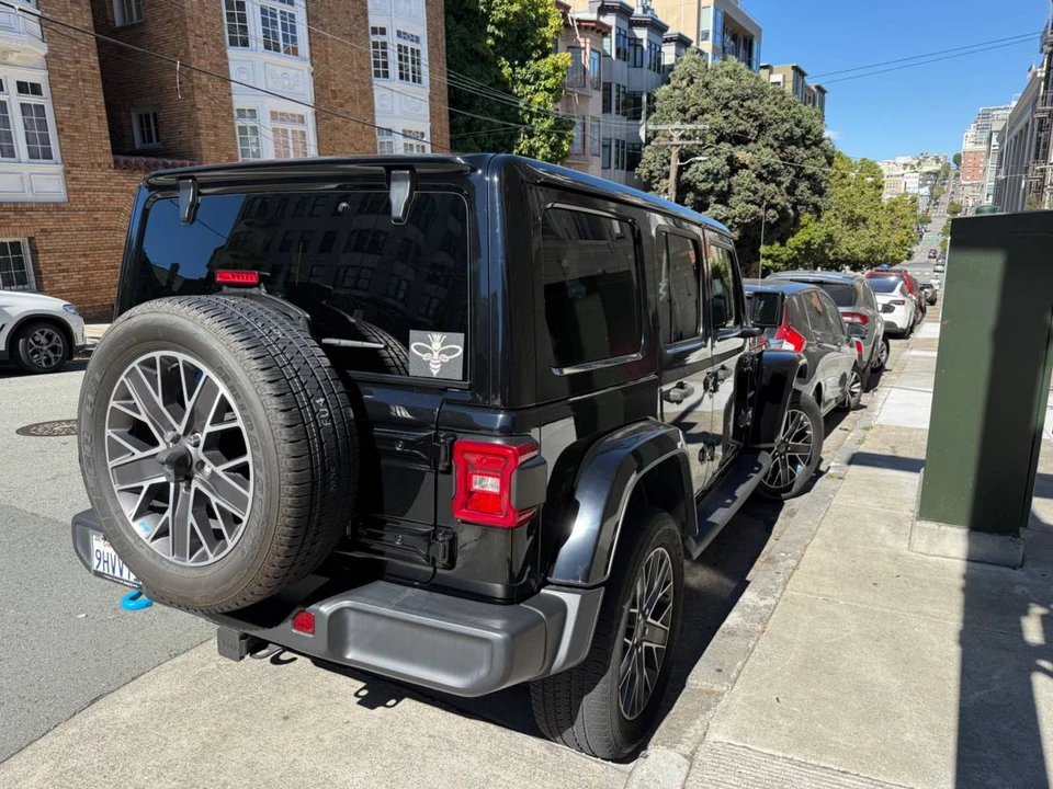 2022 Jeep JL Wrangler - Image 4 of 9