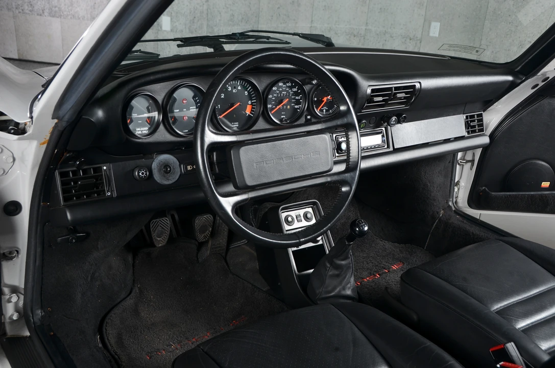 1986 Porsche 911 Carrera 3.2 - Image 28 of 31