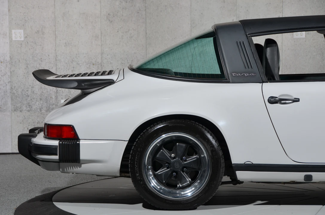 1986 Porsche 911 Carrera 3.2 - Image 24 of 31