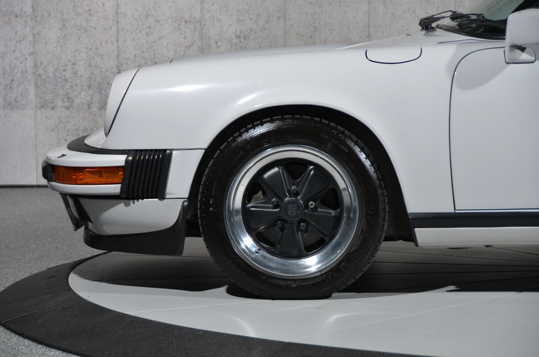 1986 Porsche 911 Carrera 3.2 - Image 17 of 31