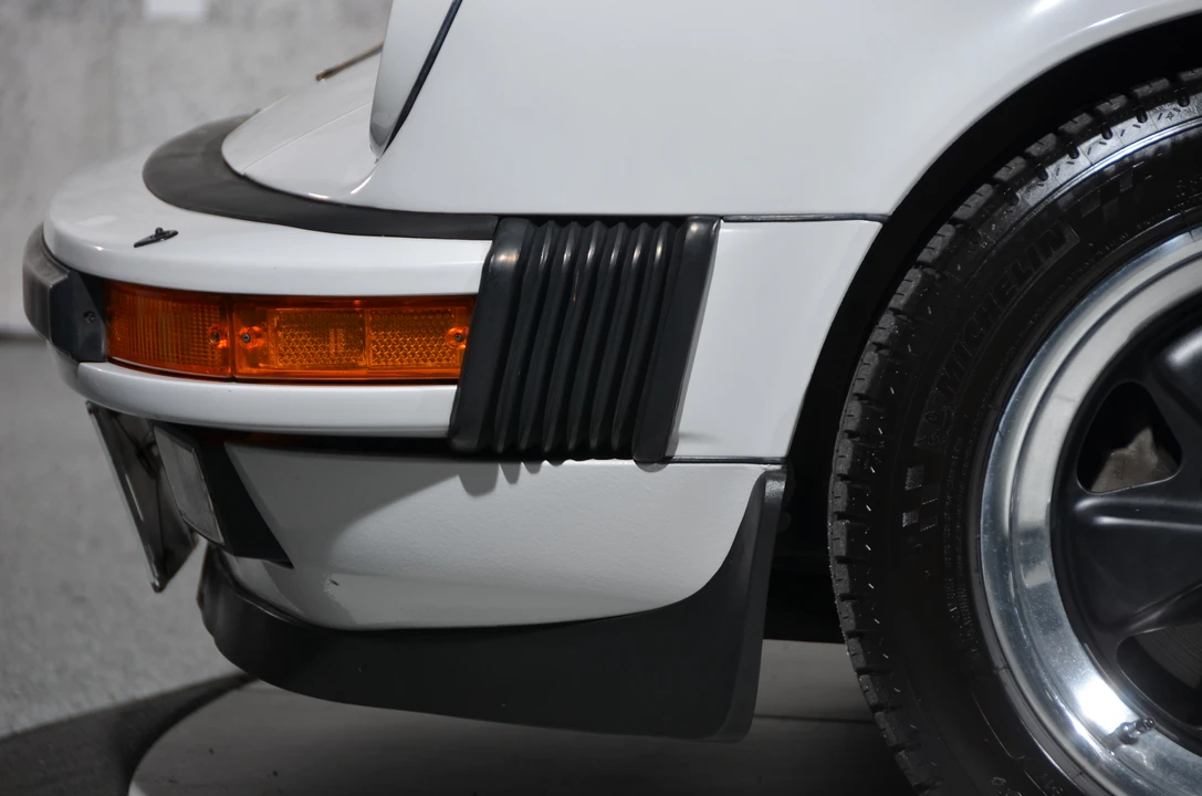 1986 Porsche 911 Carrera 3.2 - Image 16 of 31
