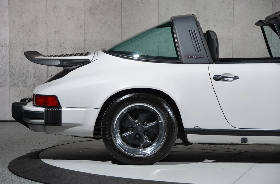 1986 Porsche 911 Carrera 3.2 - Image 23 of 31