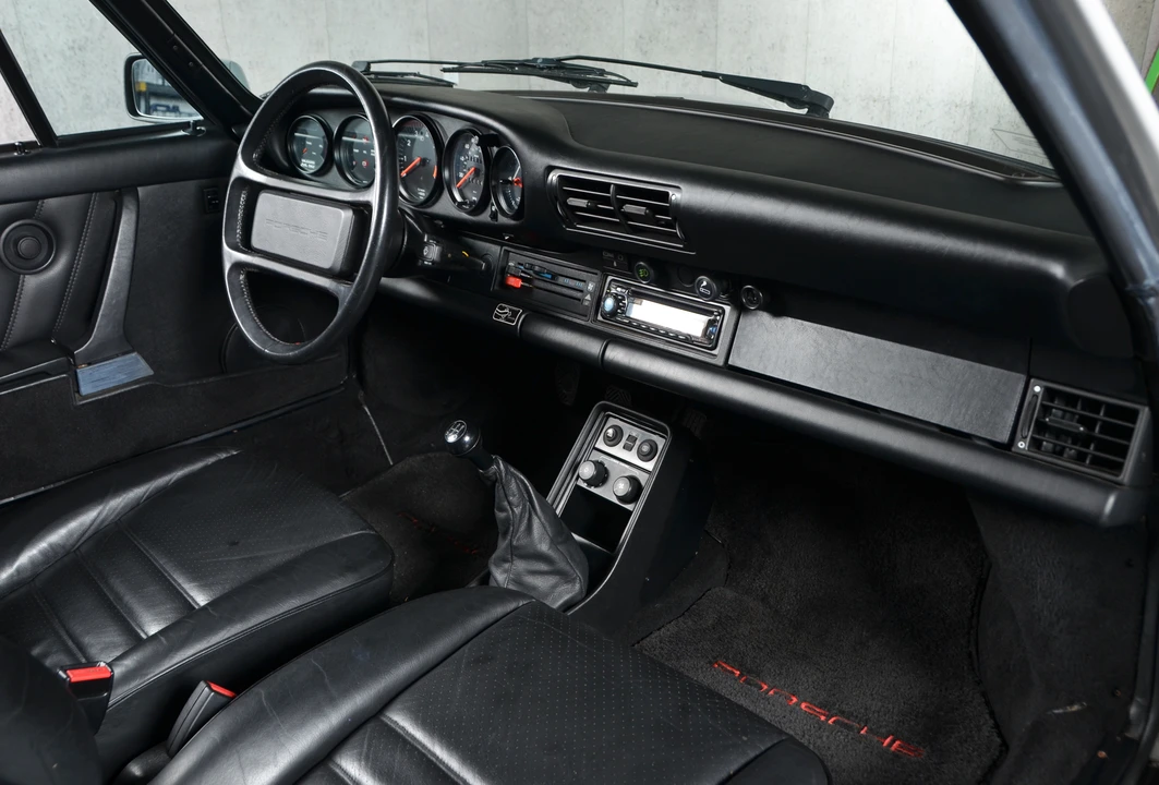 1986 Porsche 911 Carrera 3.2 - Image 29 of 31