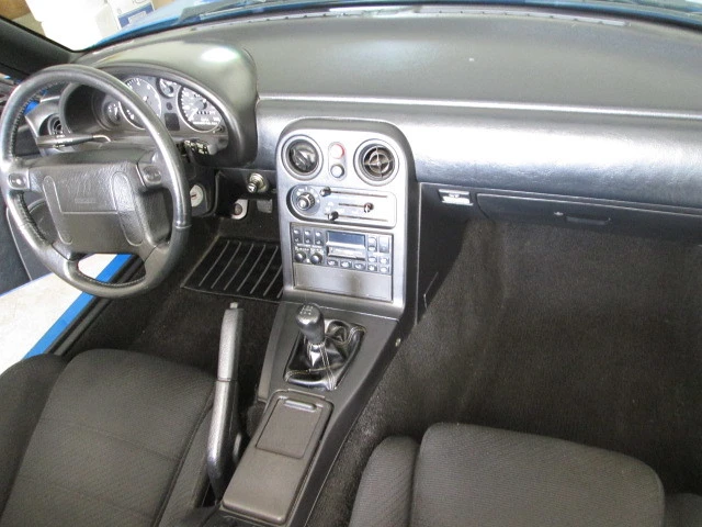 1990 Mazda NA MX-5 Miata - Image 27 of 31