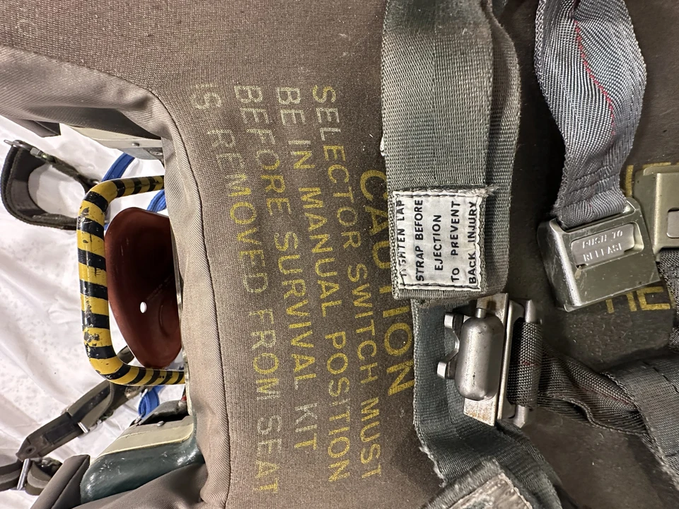 Parts & Memorabilia Seats & Interior - Image 13 of 31