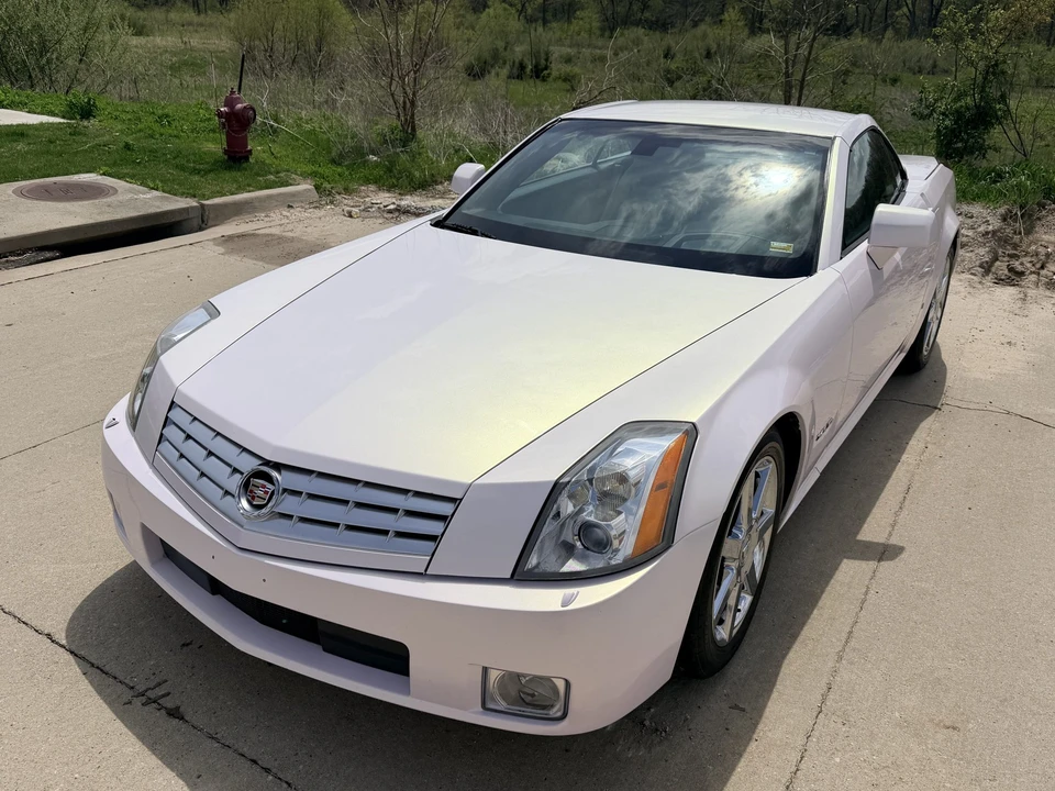 2007 Cadillac XLR - Image 3 of 31