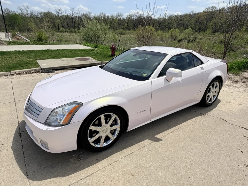 2007 Cadillac XLR - Image 2 of 31