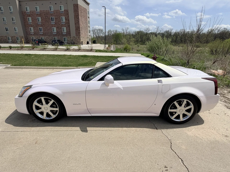 2007 Cadillac XLR - Image 13 of 31
