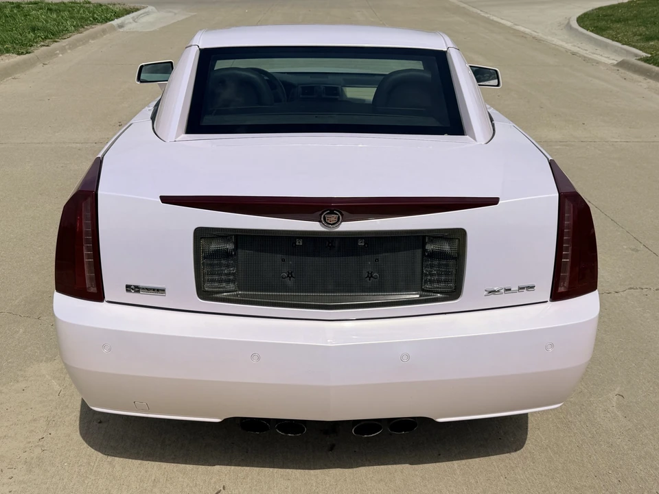 2007 Cadillac XLR - Image 10 of 31