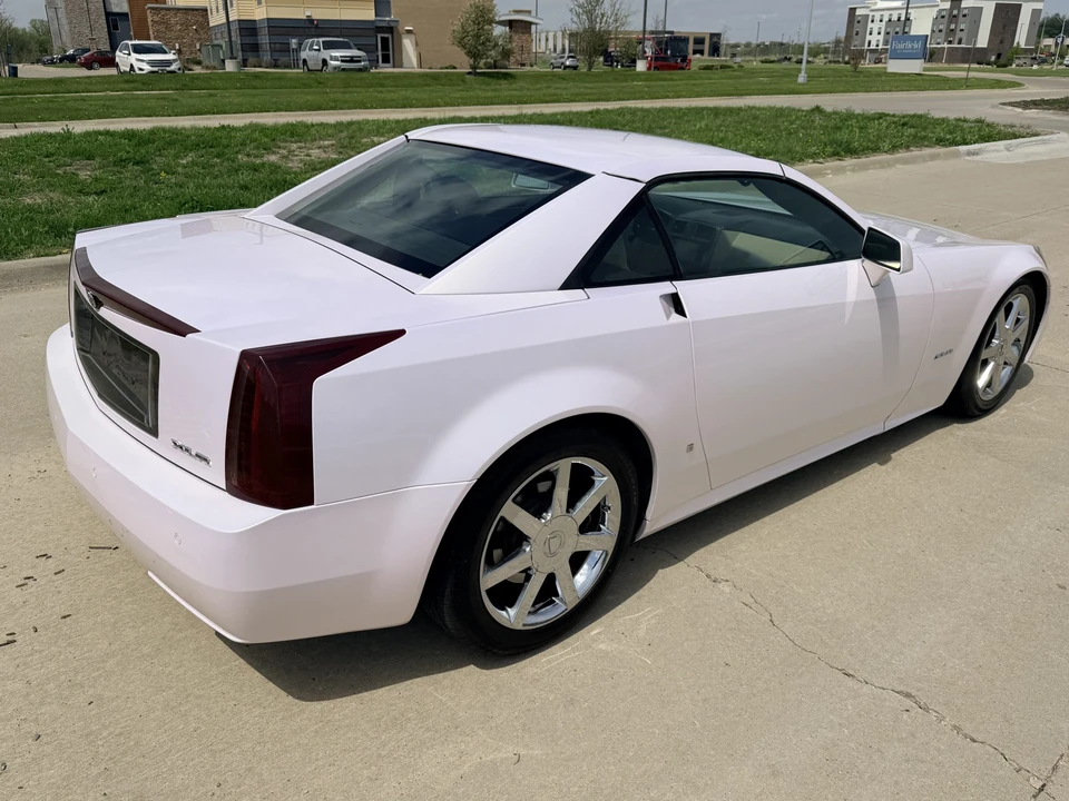 2007 Cadillac XLR - Image 8 of 31
