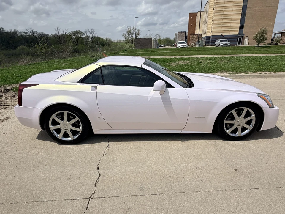 2007 Cadillac XLR - Image 7 of 31
