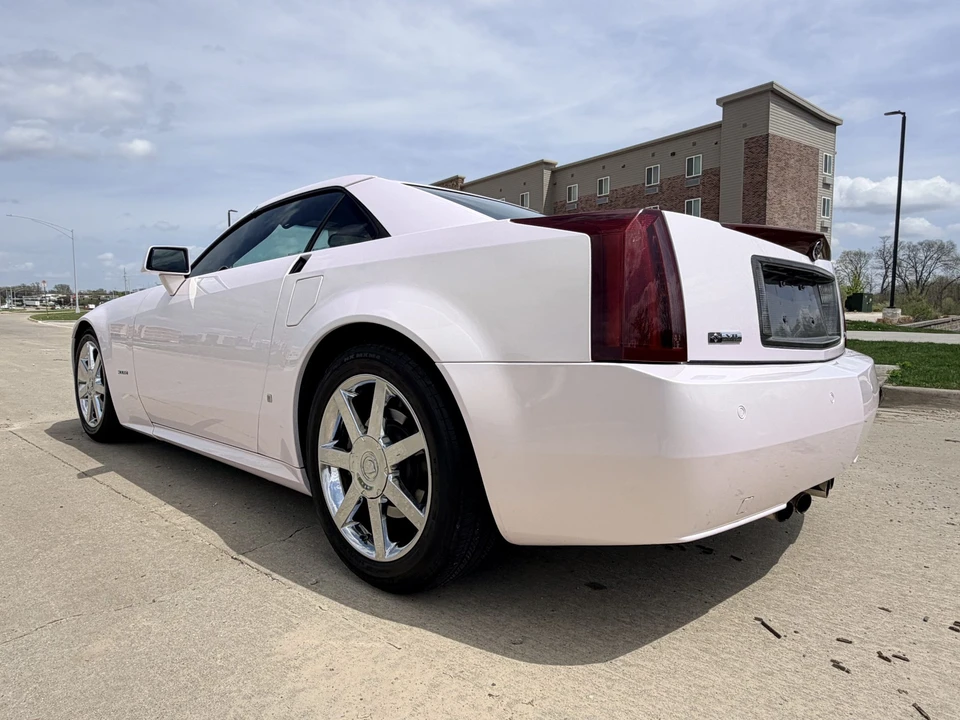 2007 Cadillac XLR - Image 25 of 31