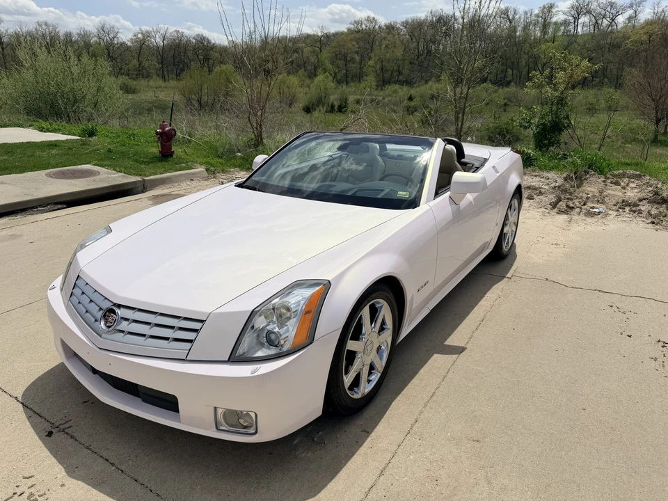 2007 Cadillac XLR - Image 14 of 31