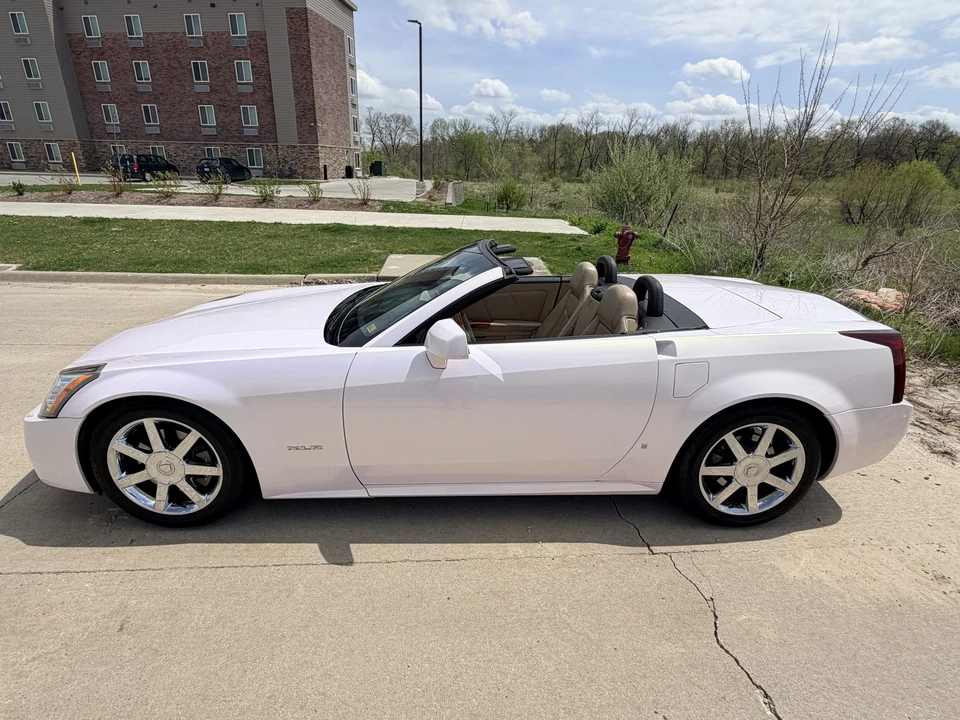 2007 Cadillac XLR - Image 21 of 31