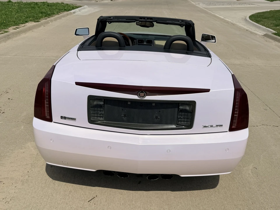 2007 Cadillac XLR - Image 19 of 31