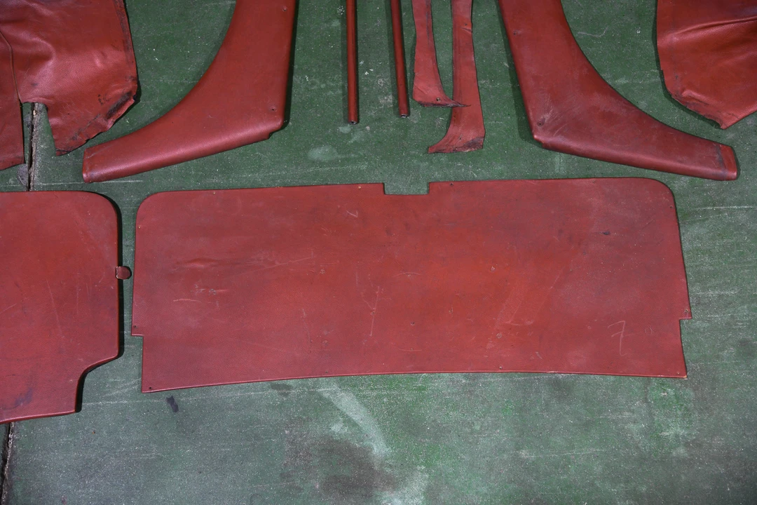 Parts & Memorabilia Seats & Interior - Image 6 of 31
