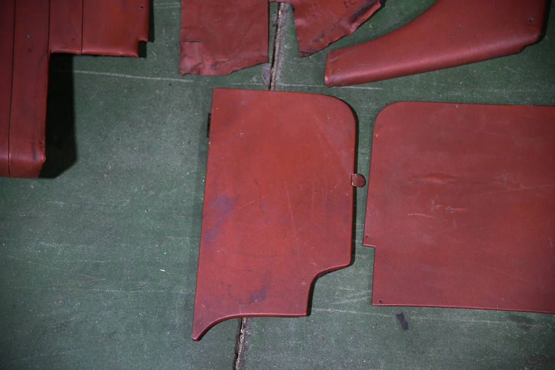 Parts & Memorabilia Seats & Interior - Image 29 of 31