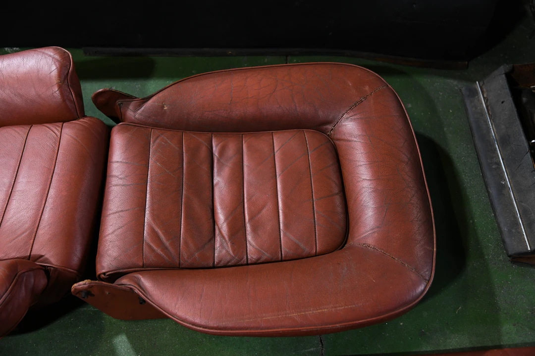Parts & Memorabilia Seats & Interior - Image 8 of 31