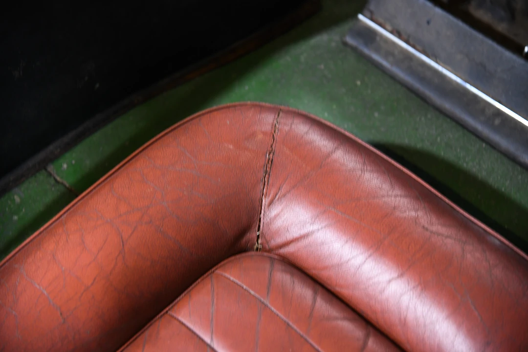 Parts & Memorabilia Seats & Interior - Image 16 of 31