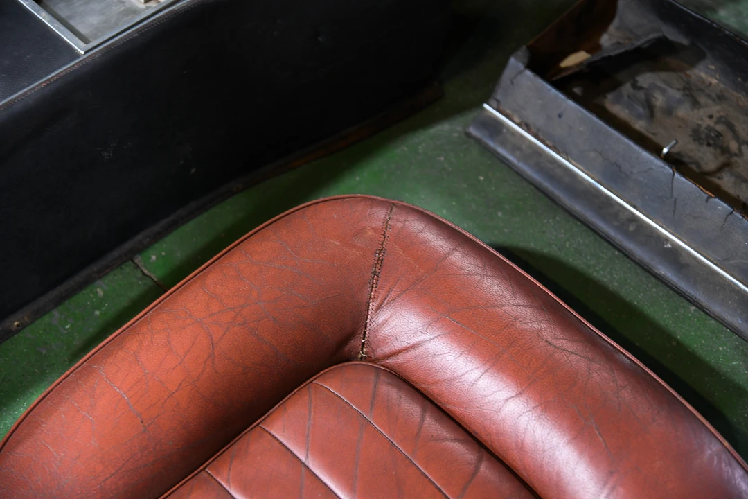 Parts & Memorabilia Seats & Interior - Image 15 of 31