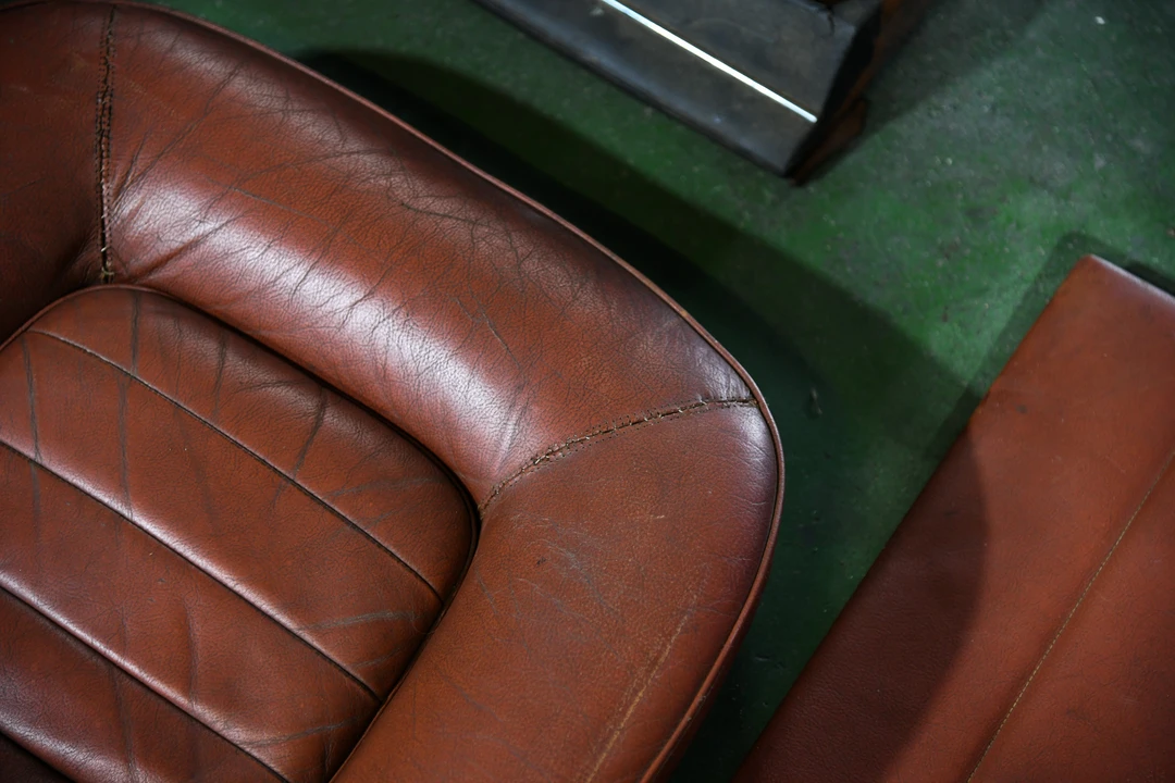 Parts & Memorabilia Seats & Interior - Image 18 of 31
