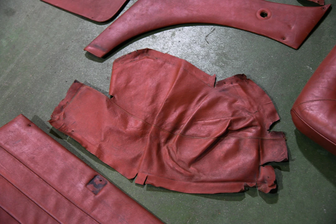 Parts & Memorabilia Seats & Interior - Image 31 of 31
