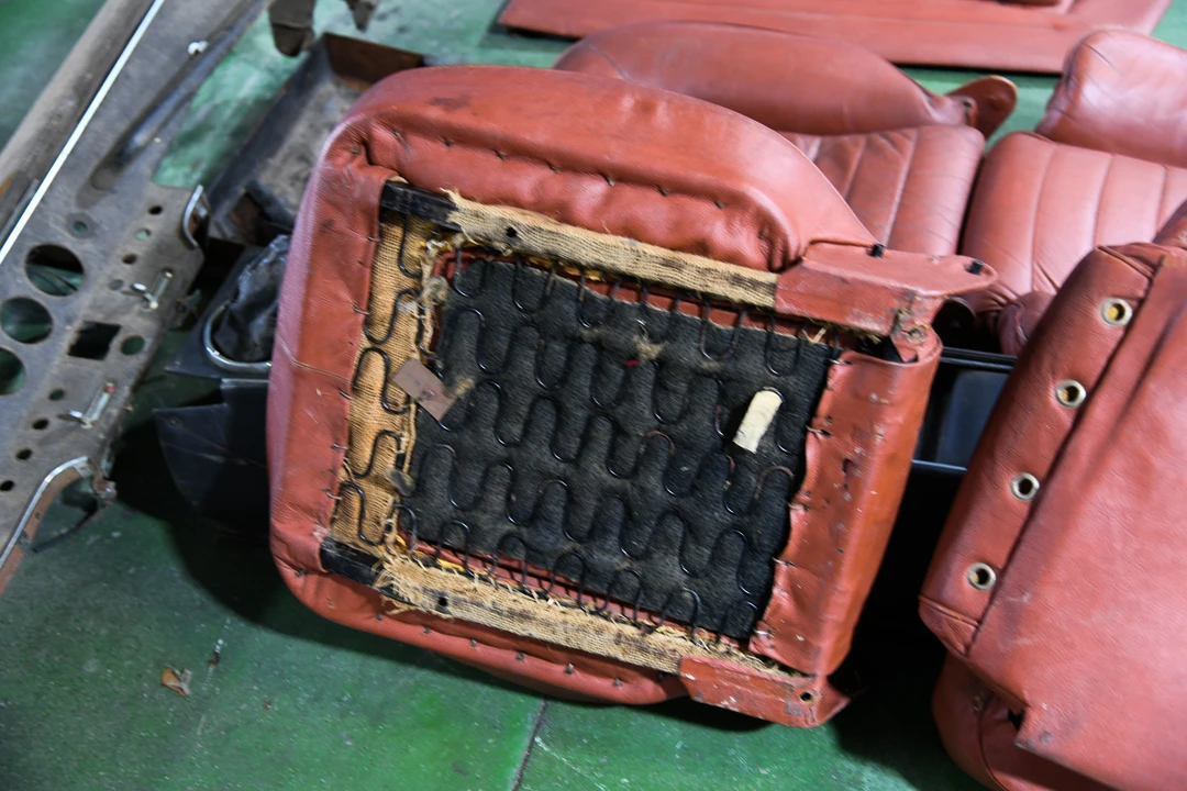 Parts & Memorabilia Seats & Interior - Image 22 of 31
