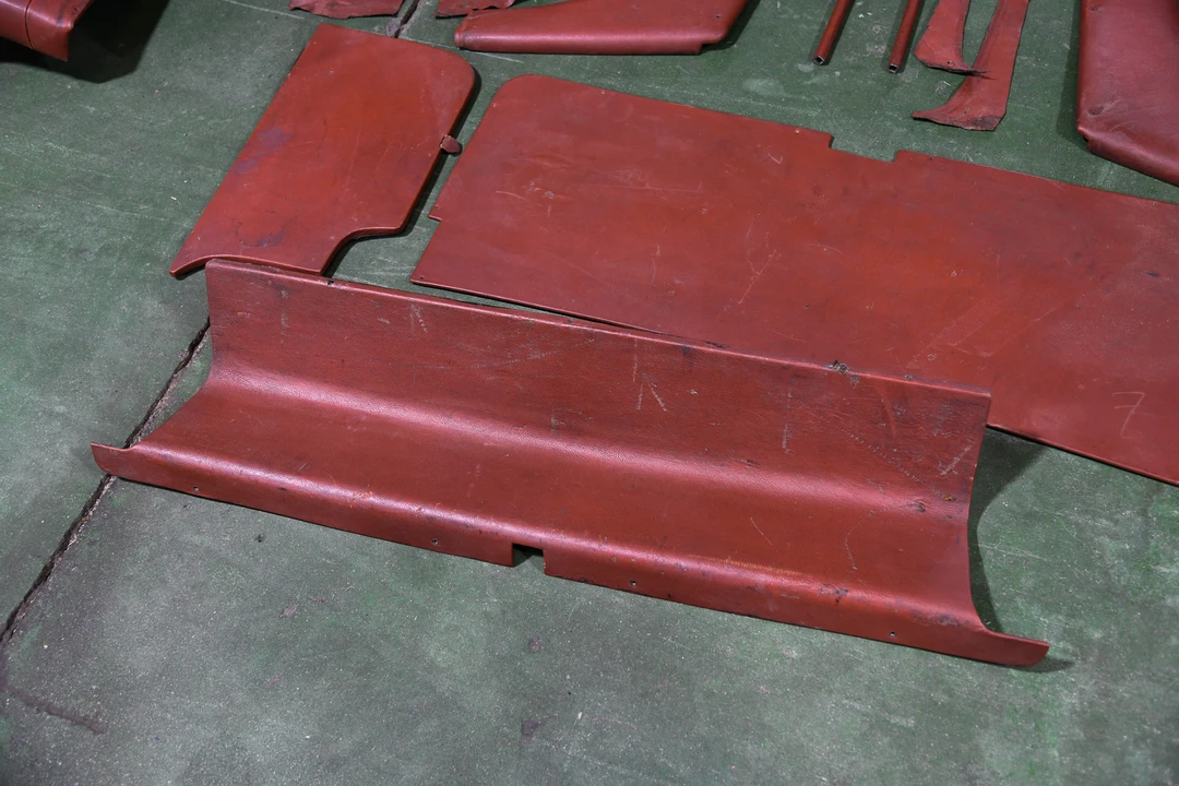 Parts & Memorabilia Seats & Interior - Image 28 of 31
