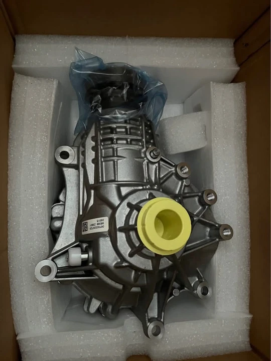 Parts & Memorabilia Gearboxes - Image 5 of 9