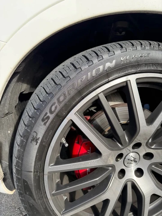 2021 Maserati Levante - Image 2 of 7