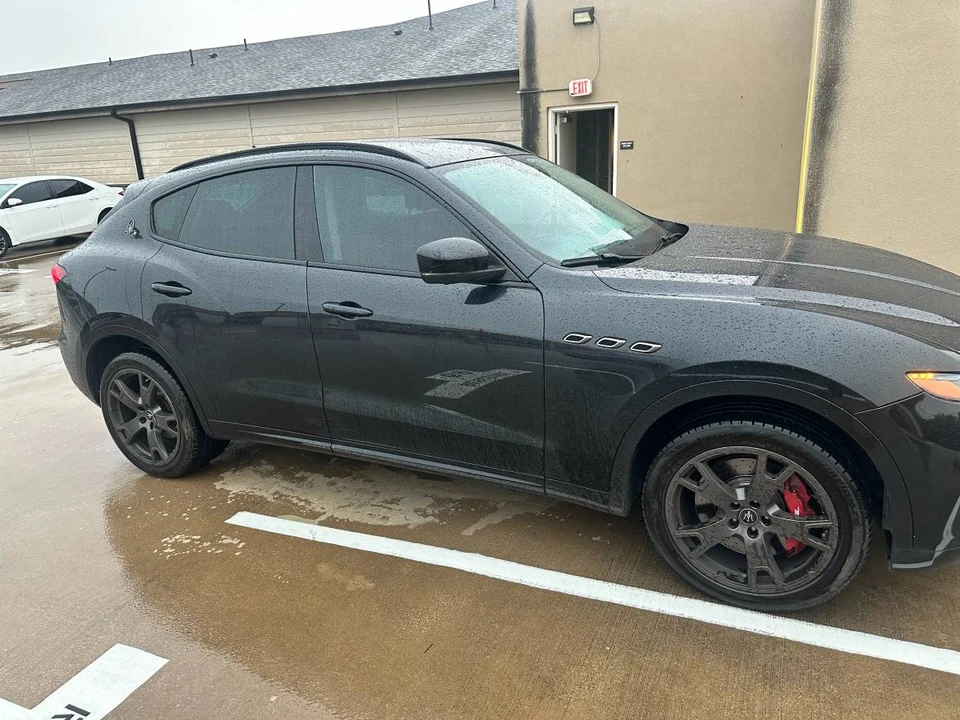 2021 Maserati Levante - Image 2 of 8
