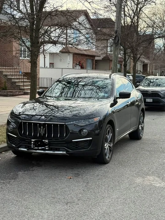 2020 Maserati Levante - Image 2 of 9