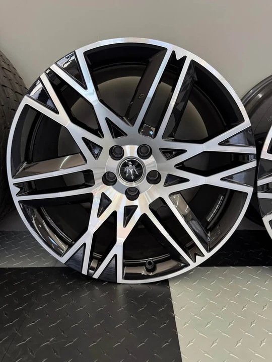 2023 Maserati MC20 Cielo - Image 2 of 5