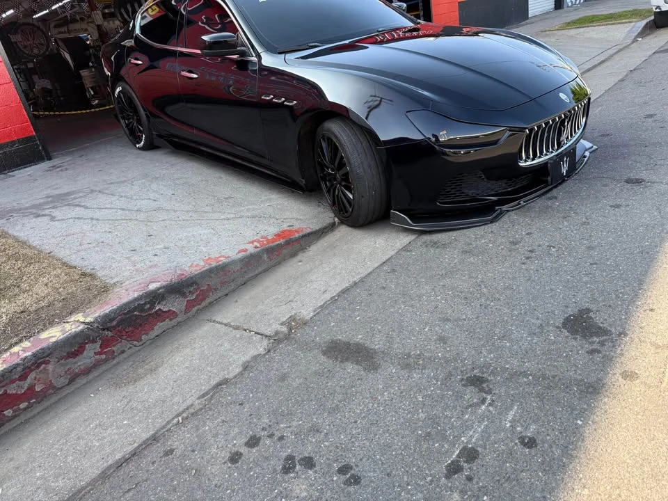 2016 Maserati Ghibli 3rd Gen - Image 2 of 9
