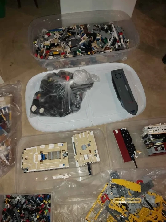 Parts & Memorabilia Scale Models - Image 5 of 9