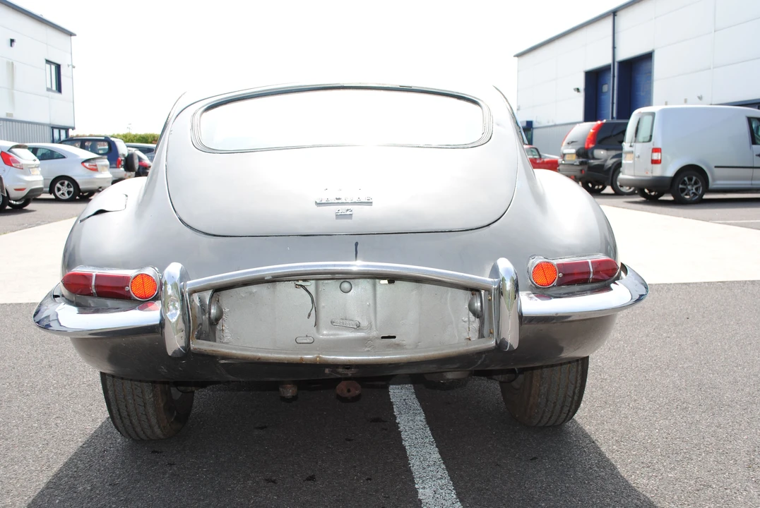 1965 Jaguar E-Type Series 1 - Image 9 of 12