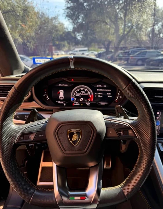2019 Lamborghini Urus - Image 6 of 9
