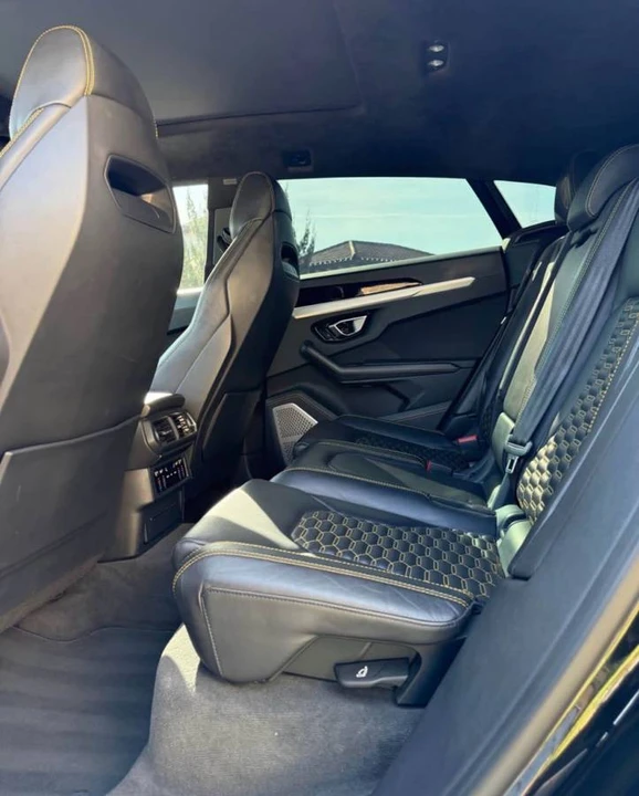 2019 Lamborghini Urus - Image 7 of 9