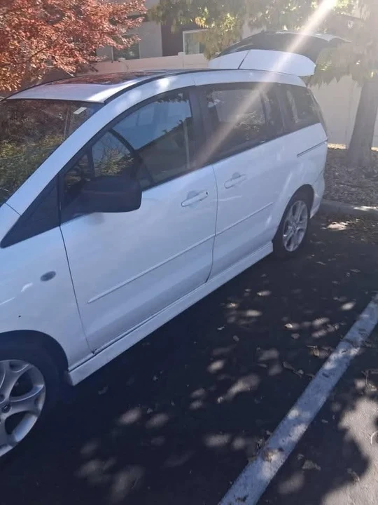 2009 Mazda Mazda 5 - Image 2 of 7