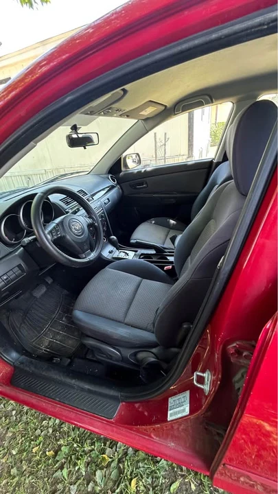 Mazda Mazda 3 - Image 6 of 10