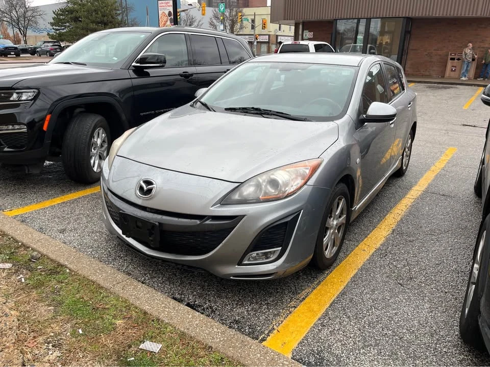 Mazda Mazda 3 - Image 2 of 8